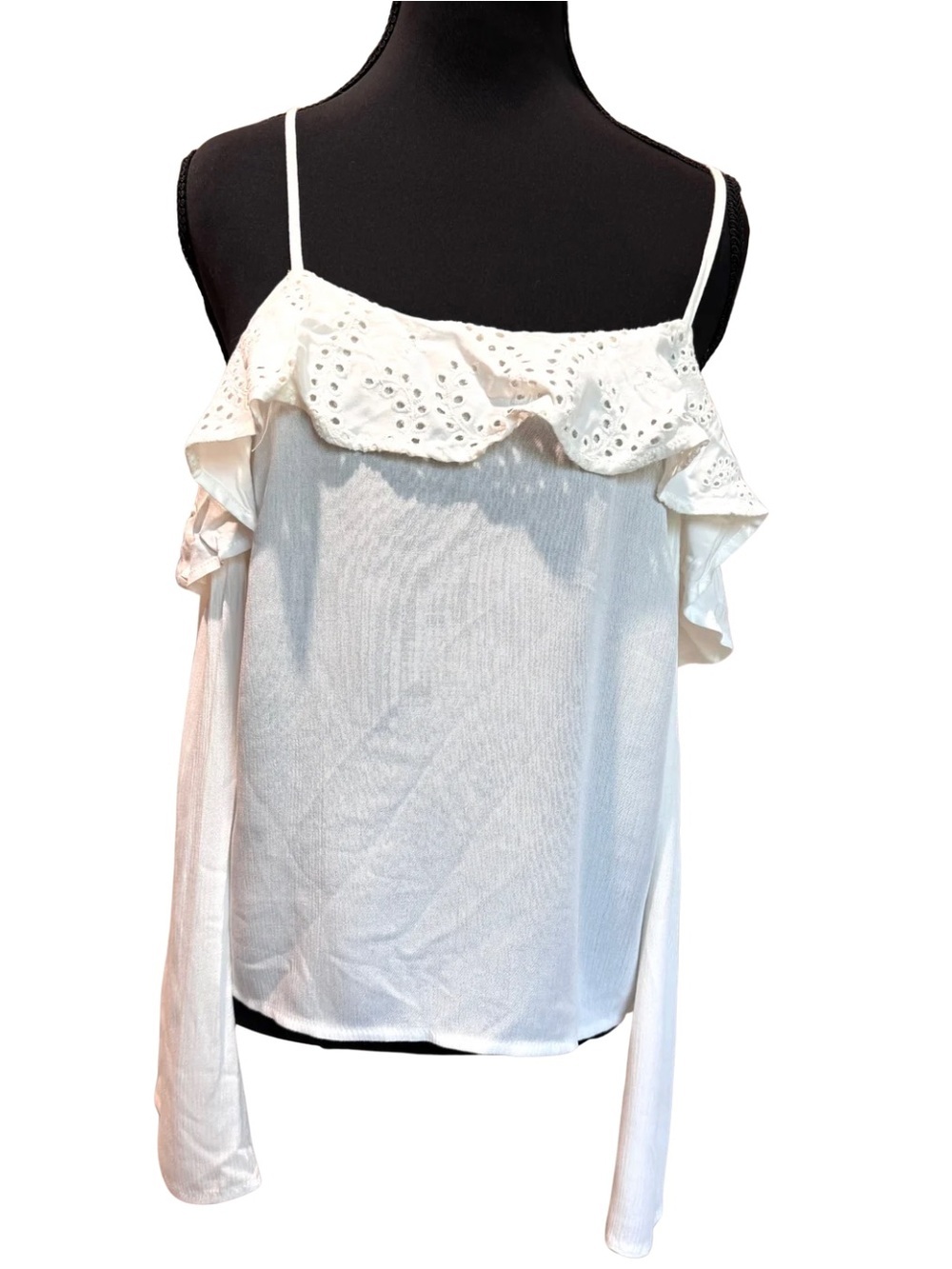 Mossimo Supply Co White Cold Shoulder Eyelet Ruffle Blouse NWT Small - Picture 2 of 5